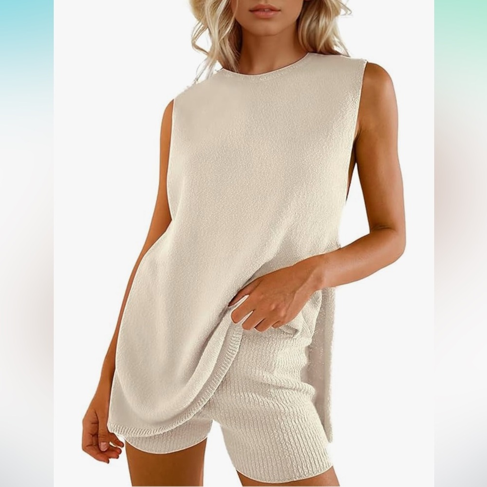 Women's Cream Shorts